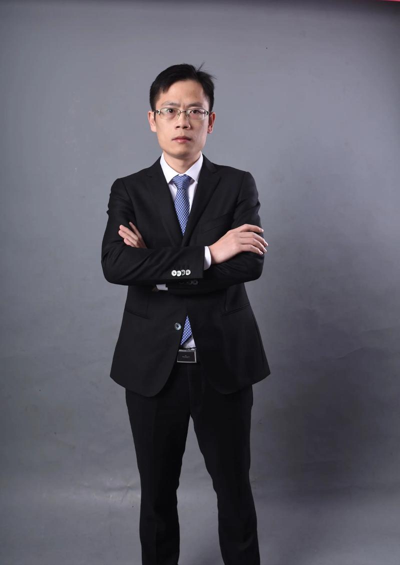 曹金华 包装与印刷设计负责人